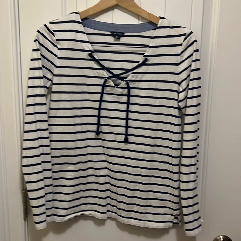 Woman’s long sleeve tee